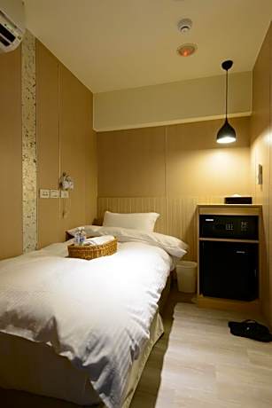 Single Room with Shared Bathroom and Toilet (No Window)