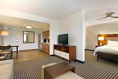 King Studio Suite - Mobility Access/Non-Smoking