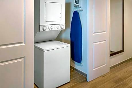 One-Bedroom Suite with Balcony - Ocean View