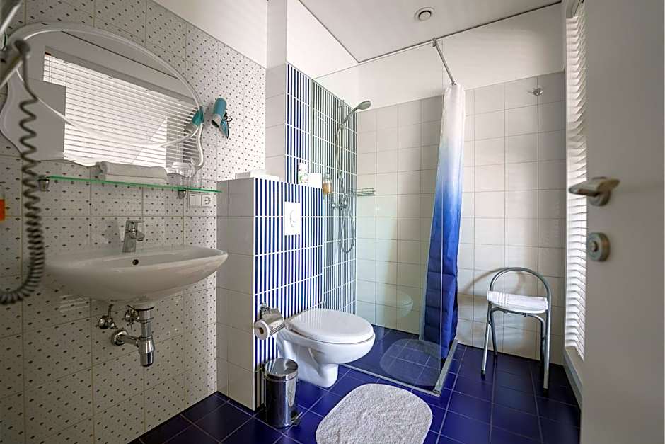 Moon Garden Old Town Hotel