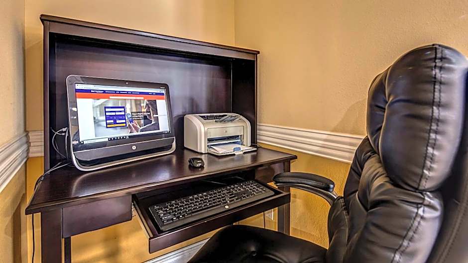 SureStay Plus Hotel by Best Western Alvin