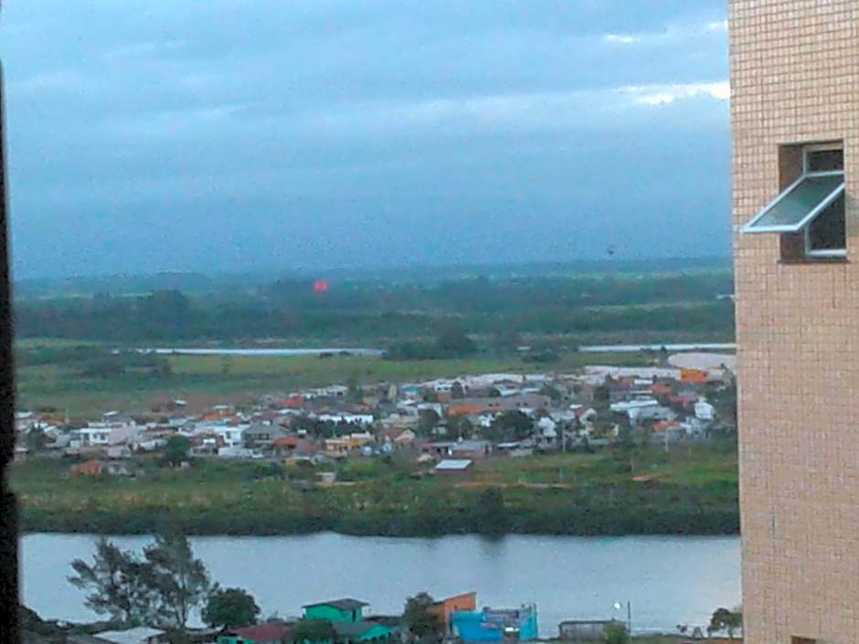 Apartamento no 20 piso com 90m2 e linda vista