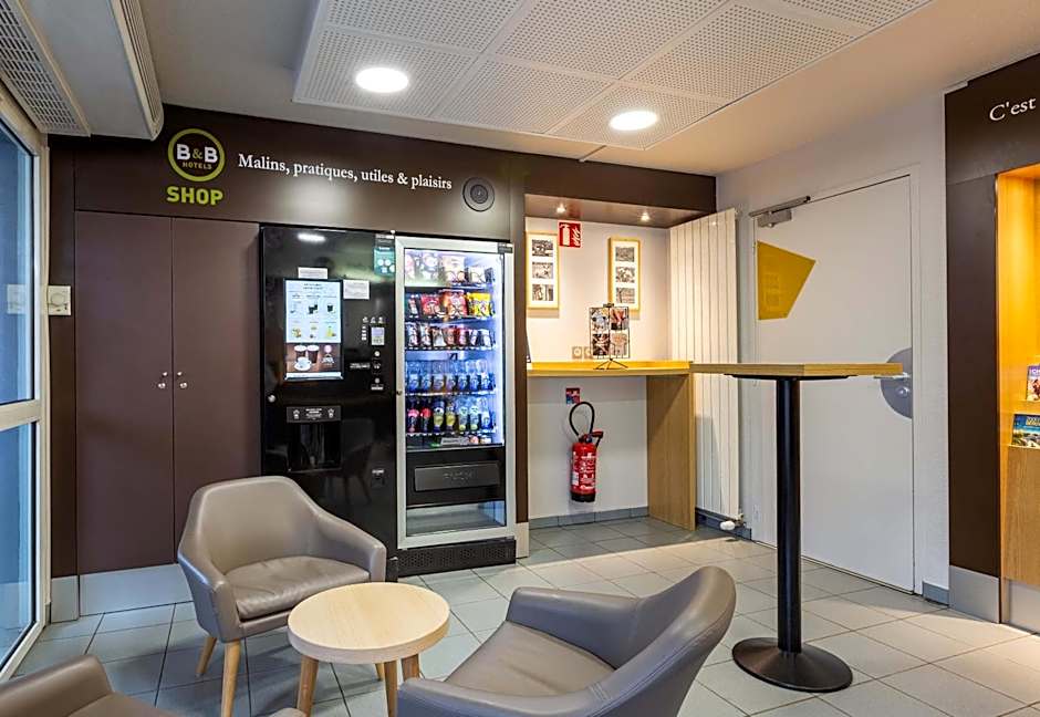 B&B HOTEL CHARTRES Le Forum