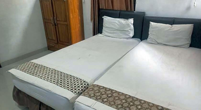 Capital O 93872 Natura Guest House Syariah Near alun alun kota purwokerto