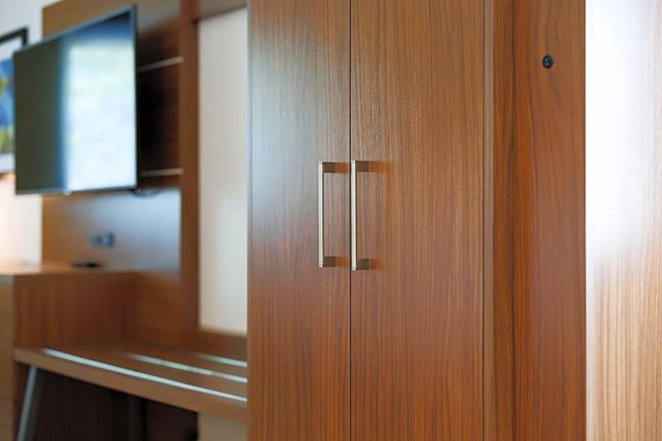 Holiday Inn Express & Suites Mountain View Silicon Valley By IHG