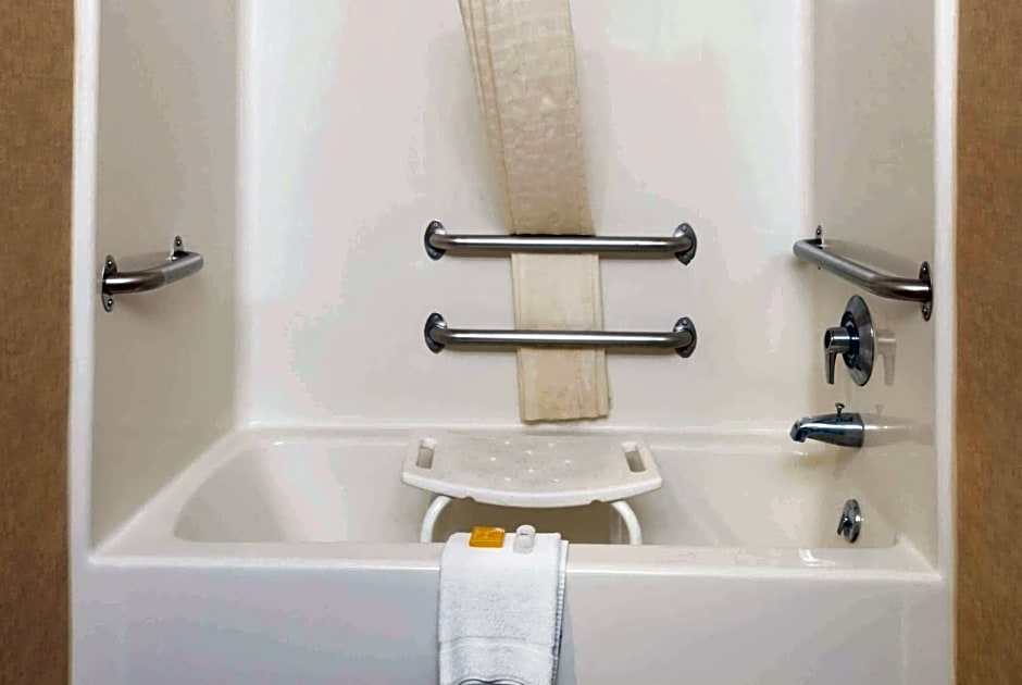 La Quinta Inn by Wyndham Buffalo Airport