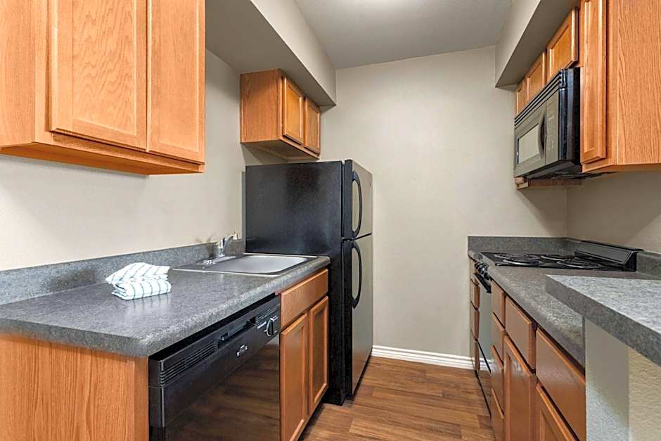 Eagle's Den Suites Kenedy a Travelodge by Wyndham