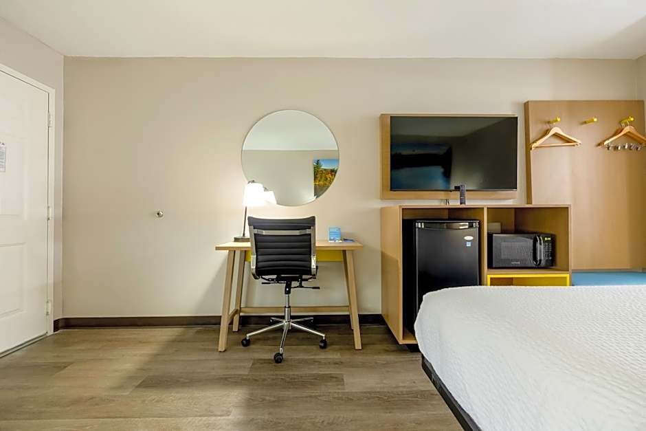 Days Inn & Suites by Wyndham Bossier City - Casino Area