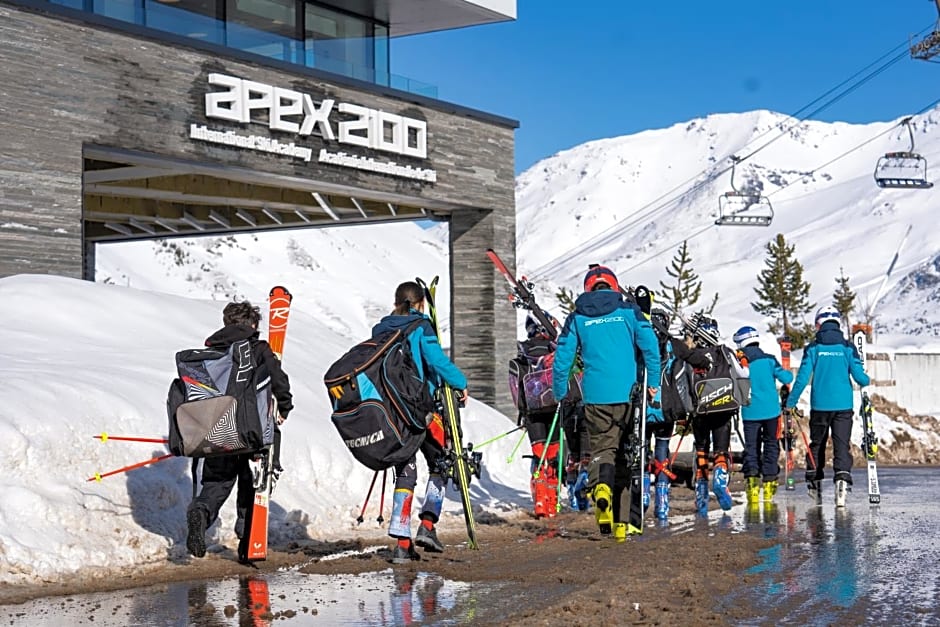 Apex2100 International Ski Academy Tignes