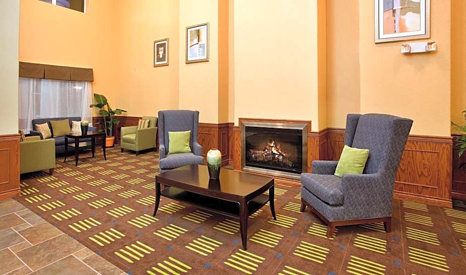 Holiday Inn Express Hotel & Suites Kansas City Sports Complex By IHG