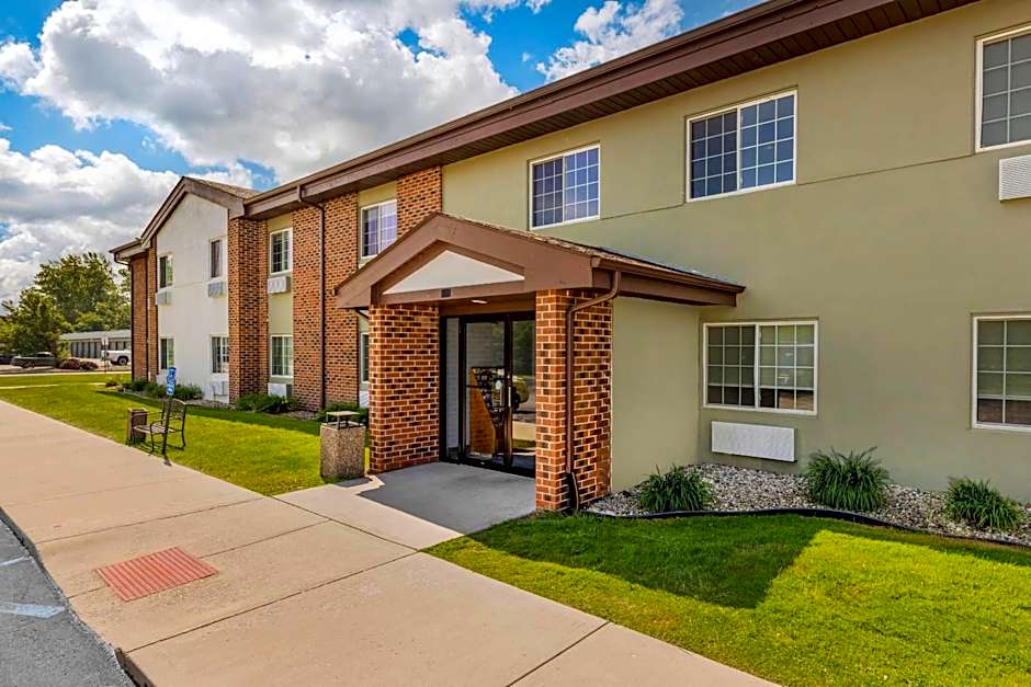 Quality Inn Chesterton near Indiana Dunes National Park I-94