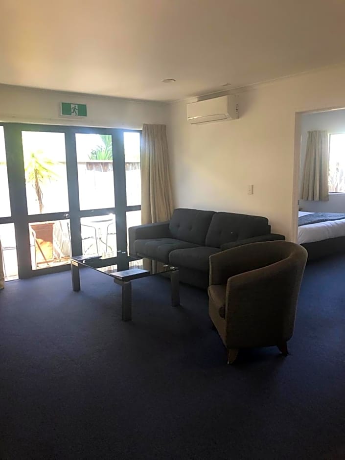 Claremonte Motor Lodge