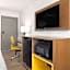 Day's Inn & Suites by Wyndham Indianapolis Airport East
