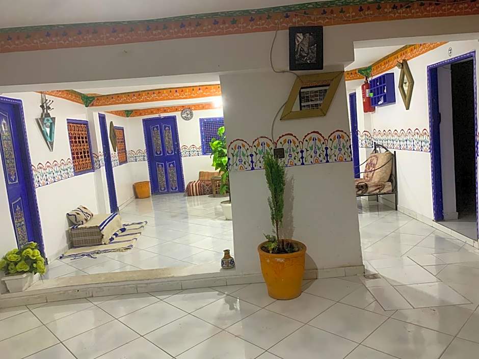 Hostel Essassi 23