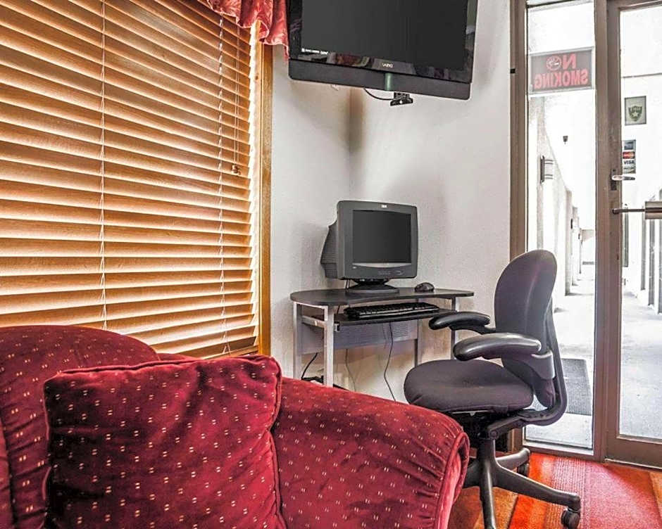 Econo Lodge Urbandale