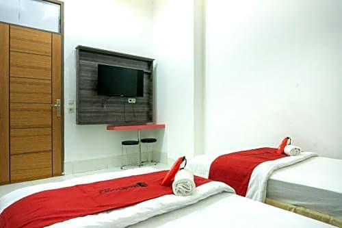 RedDoorz Plus @ Ende City Center