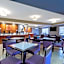La Quinta Inn & Suites by Wyndham Erie