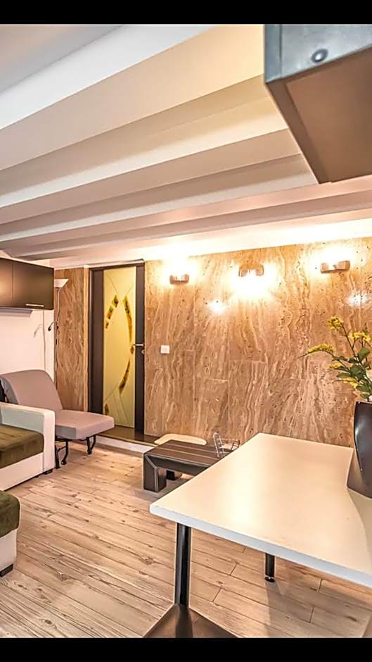 Piata Sfatului Central Confort