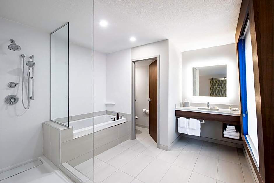 Holiday Inn Express & Suites Saskatoon By IHG