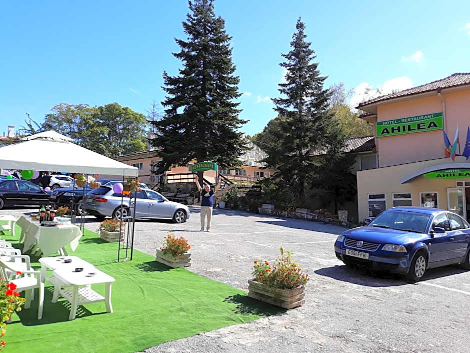 Ahilea Hotel - Free Pool Access