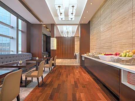 Club Grand Deluxe, Club lounge access, Guest room, 1 King