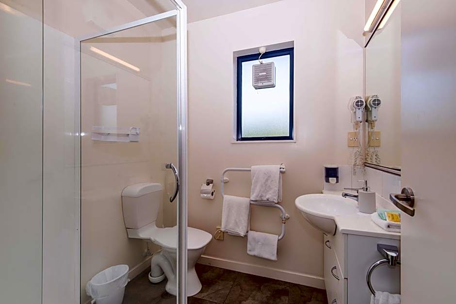 298 Westside Motor Lodge