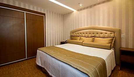 Deluxe Suite with Spa Bath