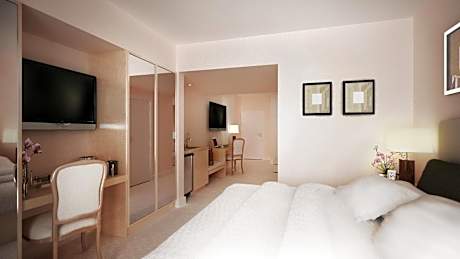 Junior Suite - Lake Side