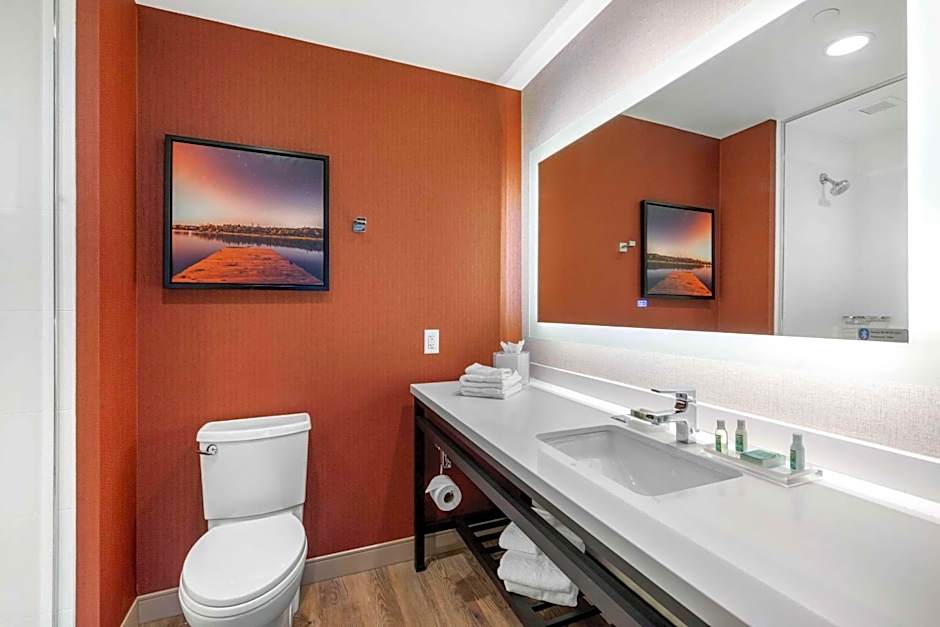 Cambria Hotel Omaha Downtown