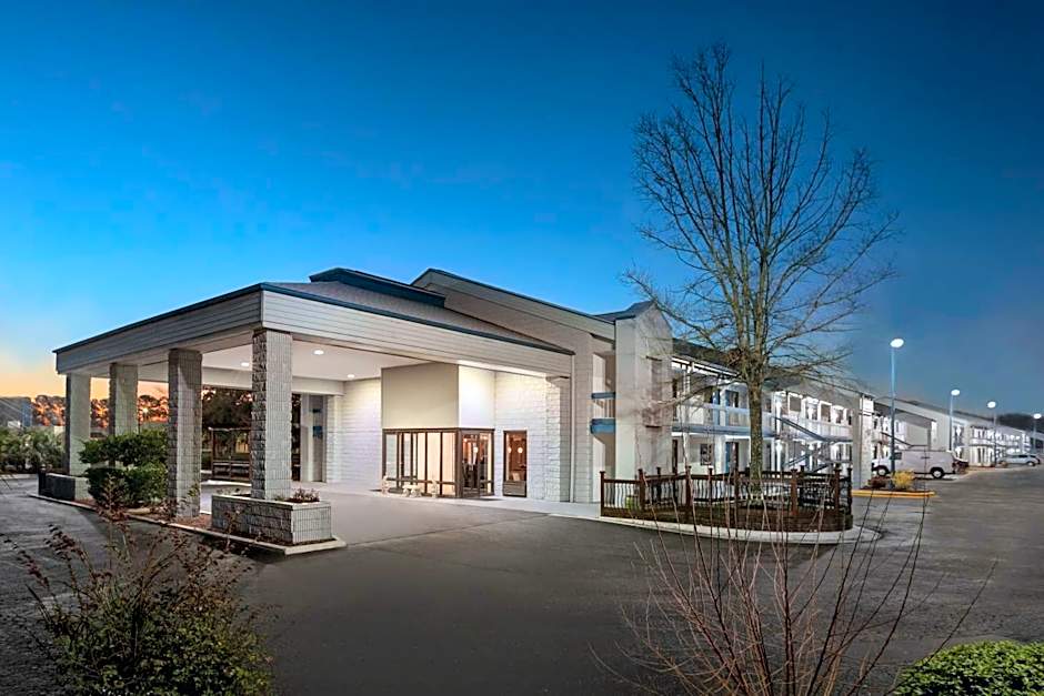 Baymont by Wyndham Wilmington