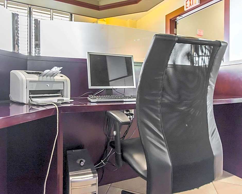 Quality Inn & Suites Bay Front