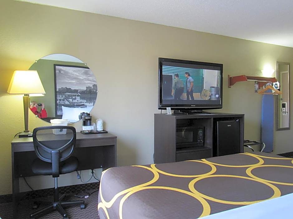 Super 8 by Wyndham New Cumberland