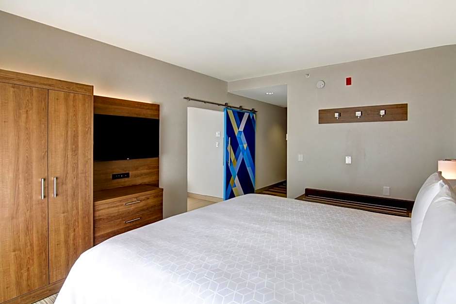 Holiday Inn Express Hotel & Suites Toronto - Markham By IHG