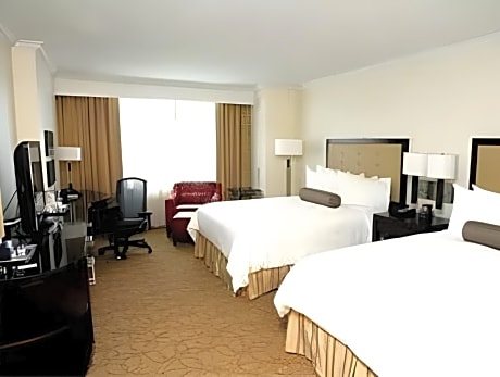 2 Queen Beds
