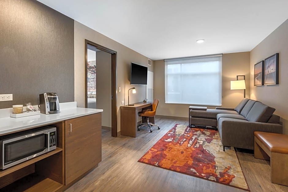 Cambria Hotel Omaha Downtown