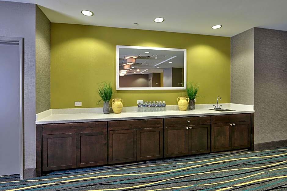 Hampton Inn By Hilton & Suites Albuquerque Airport