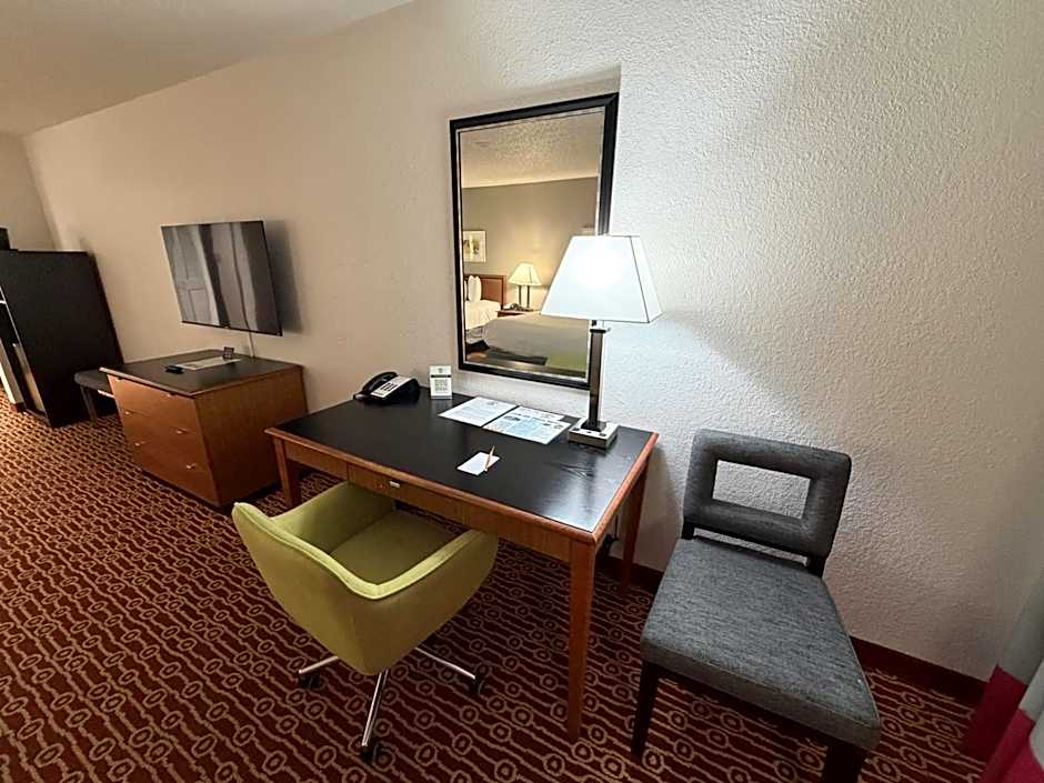 Atrium Hotel And Suites Dfw Airport