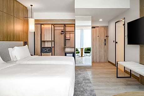 Standard Twin Room with Balcony