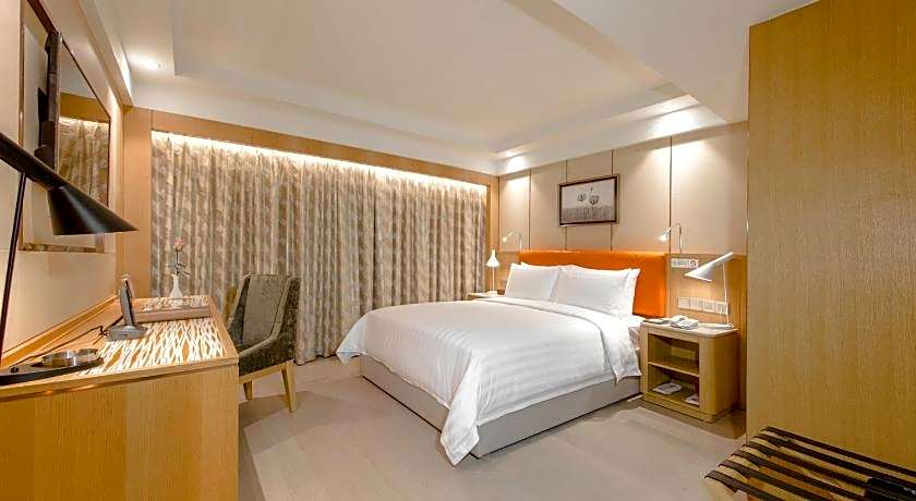 Royal Dragon Hotel