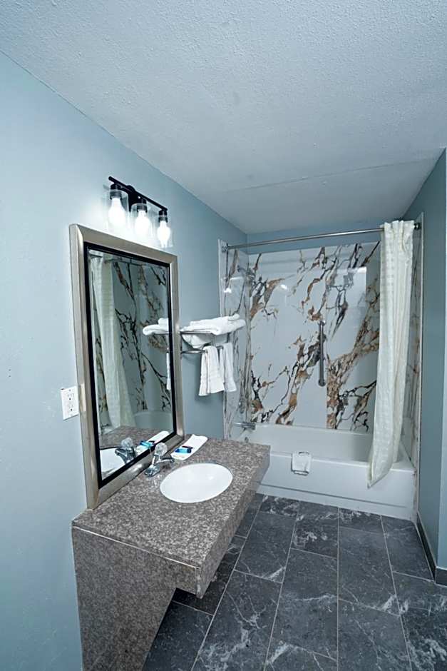 Red Carpet Inn & Suites Newnan, GA