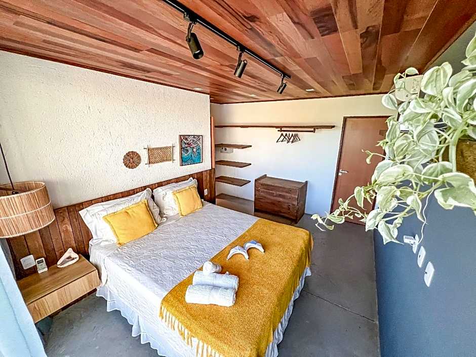Casa com piscina aquecida, cozinheira, 30m do mar