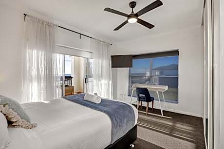 Four-Bedroom Deluxe Home - Oceanfront