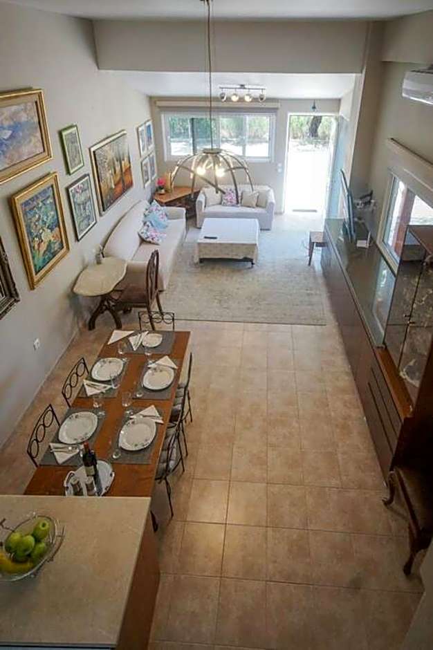 Violeta's Seaview Apartment in Rhodes