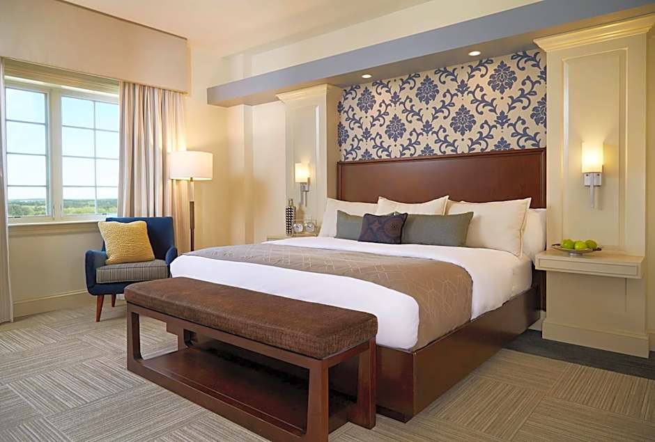 Photo 1 of 5 of 1 King Bed, Accessible