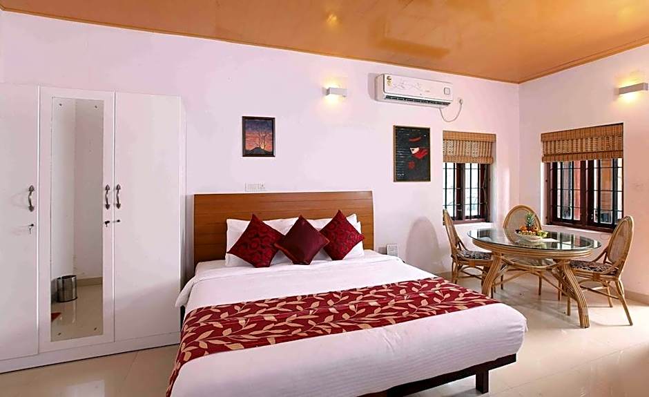 Saro Lake County Hotel