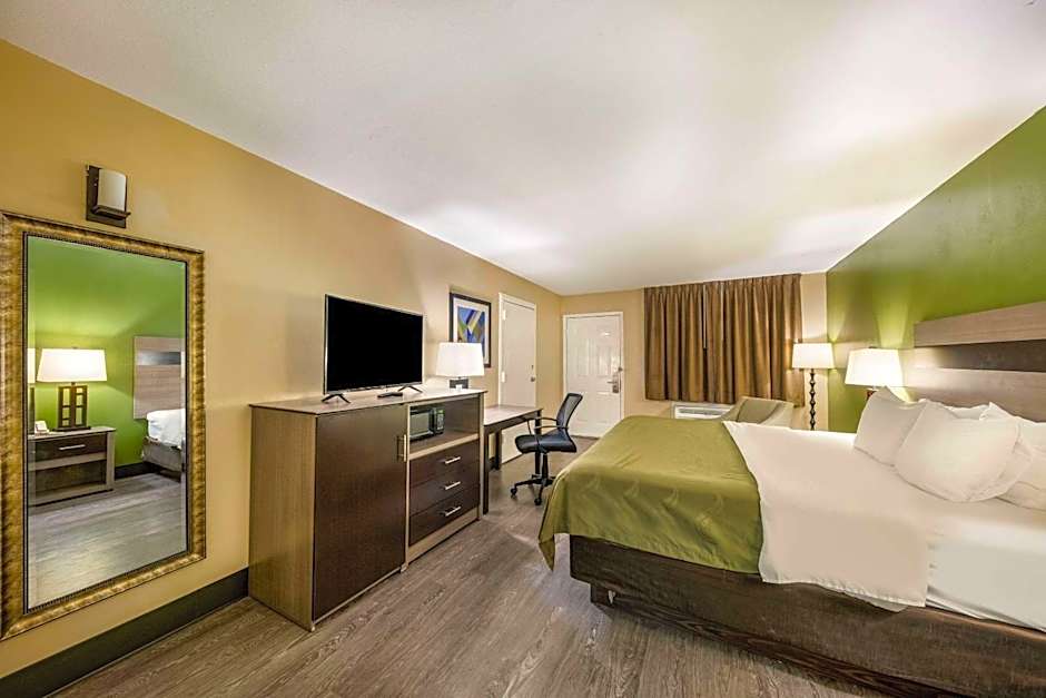 Quality Inn & Suites Garland