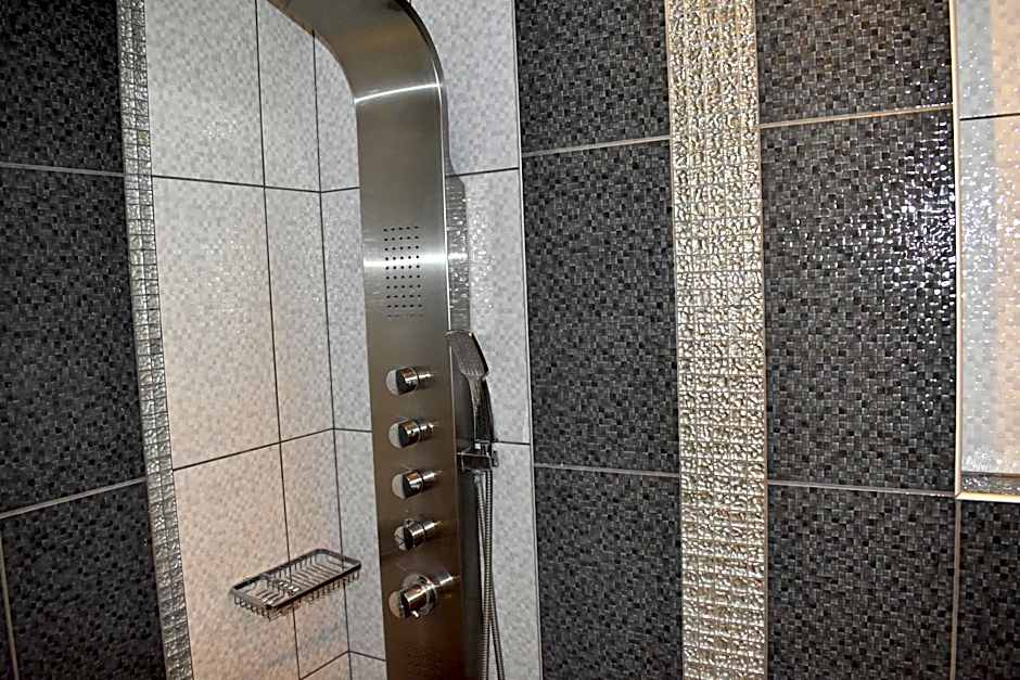 Marinis Boutique Rooms