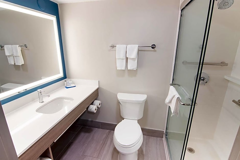 Holiday Inn Express and Suites Fort Lauderdale Airport West By IHG