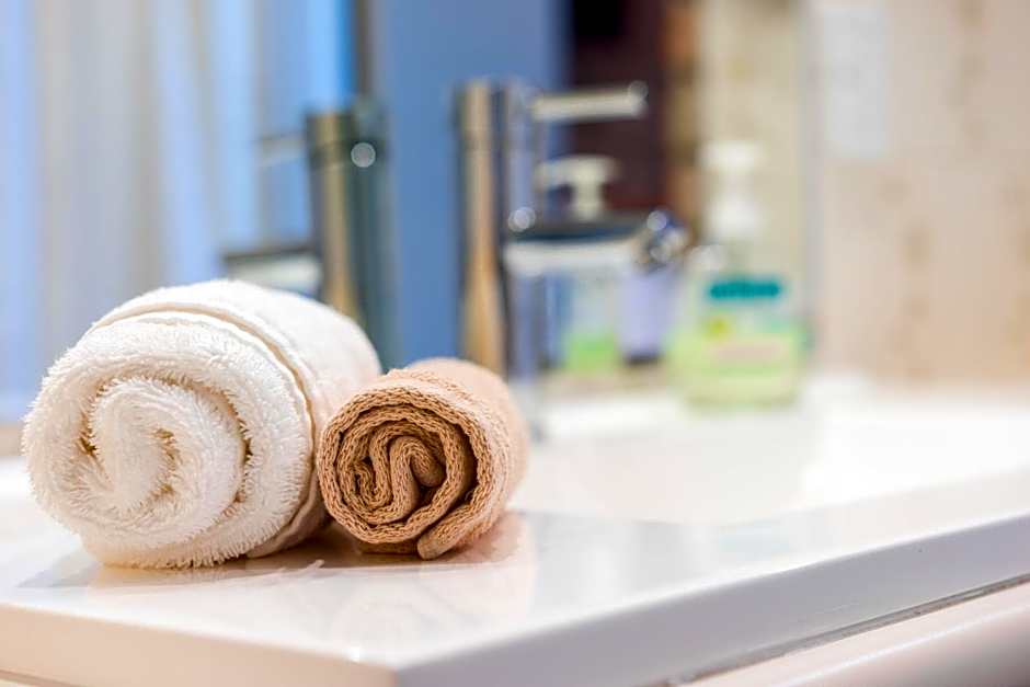 Farnham Court Motel and Restaurant