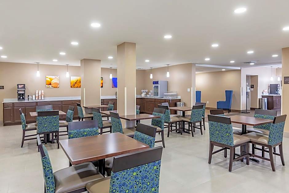 Quality Inn & Suites Spring Lake - Fayetteville near Fort Bragg